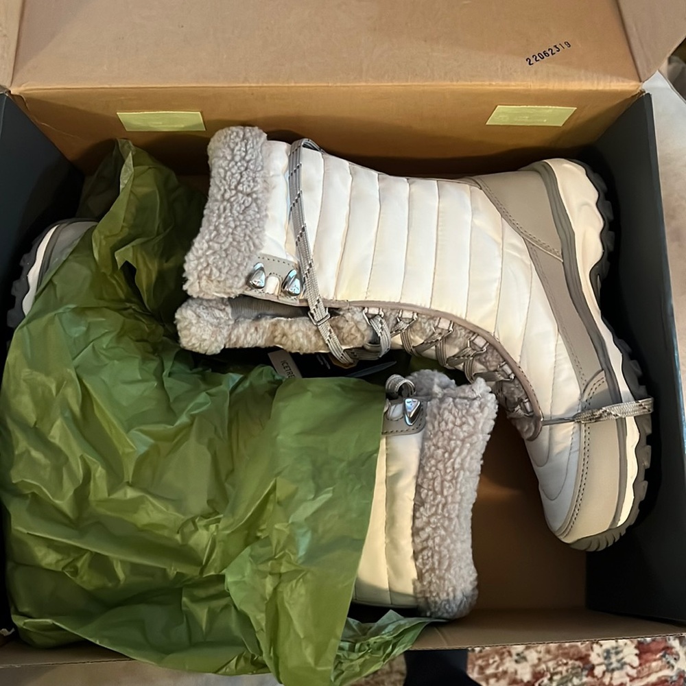 Eddie Bauer Snow Boots